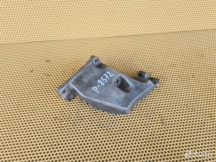 Кронштейн двигателя правый Infiniti Fx30D S51