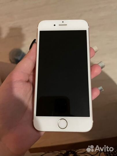 Телефон iPhone 6s
