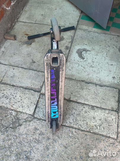 Трюковой самокат reaction