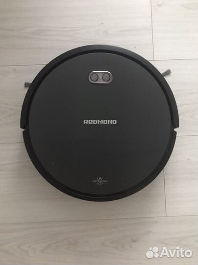 Робот пылесос redmond