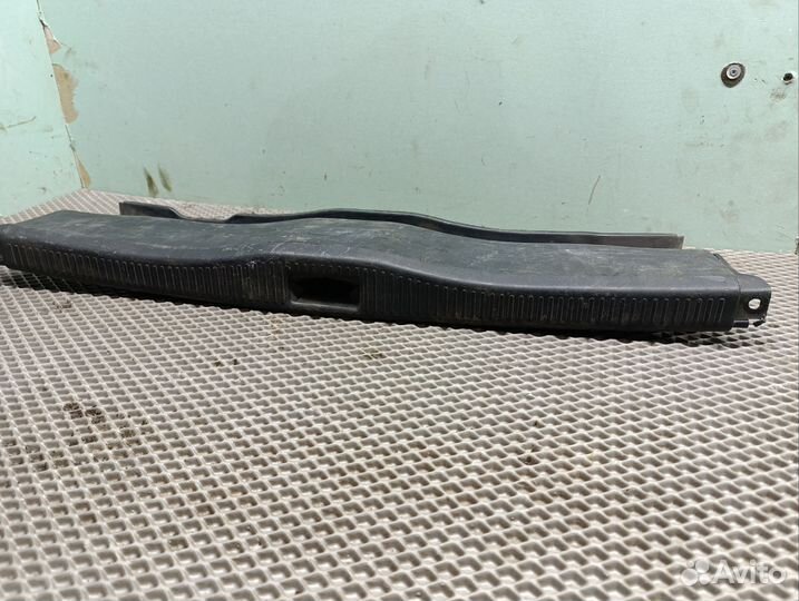 Накладка задней панели багажника Камри gracia