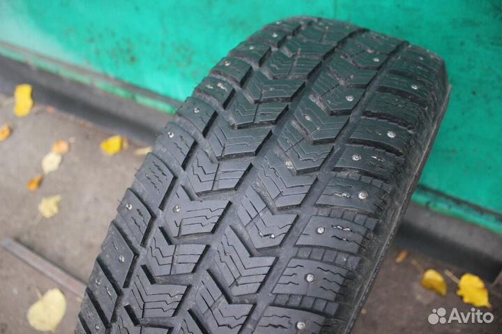Vredestein ArcTrac 215/65 R16