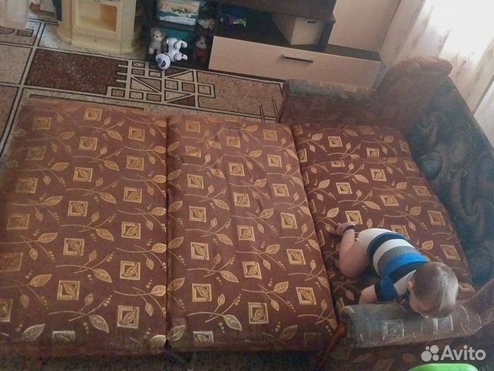 Диван