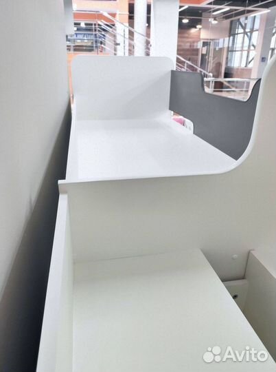 Кровать в наличии двухъярусная