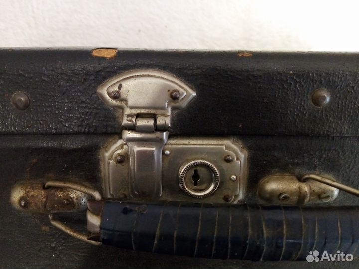 Чемодан фибровый с изображением оленей черный 50-е