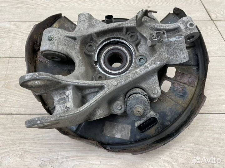 Поворотный кулак со ступицей задний правый Porsche