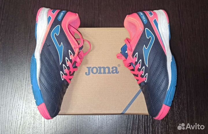 Детские футбольные бутсы