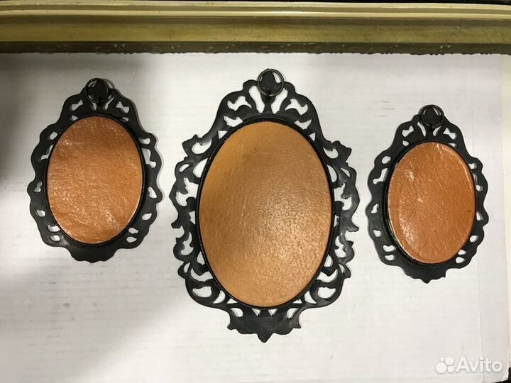 Шелкография в бронзовой раме