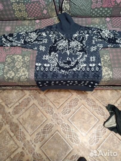 Свитер шерстяной мужской с горлом