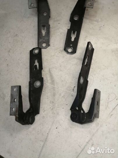 Петля капота ауди а4 8е фольксваген пассат б5