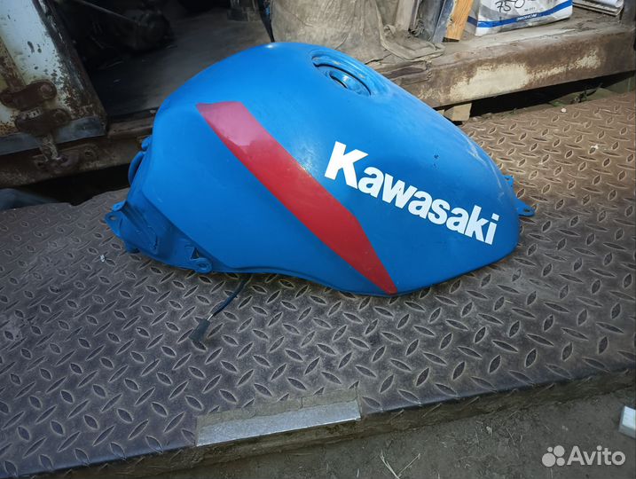Kawasaki zzr 400-2 Бак