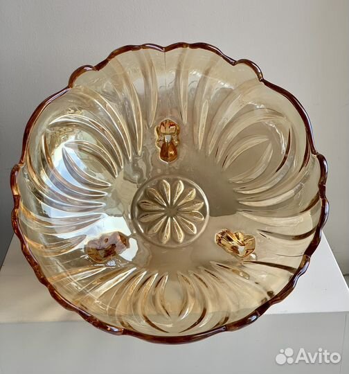 Ваза на ножках цветное стекло