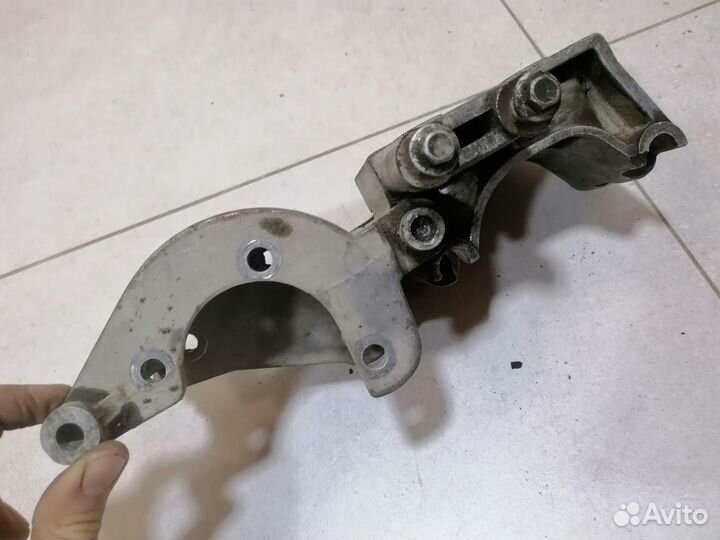 Кронштейн гидроусилителя Chery Amulet A15