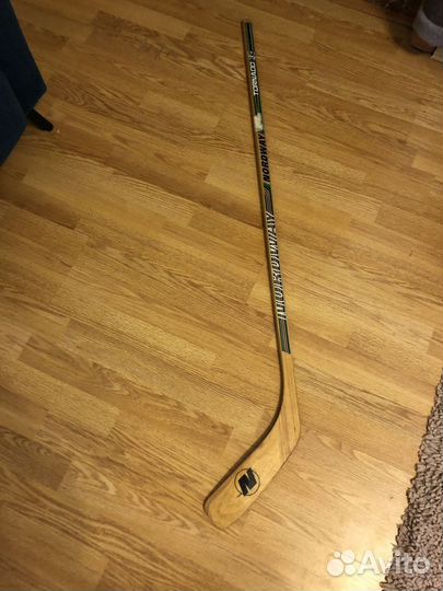 Клюшка хоккейная