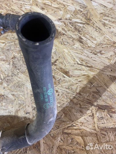 Патрубок радиатора Skoda Fabia 2 2007-2015