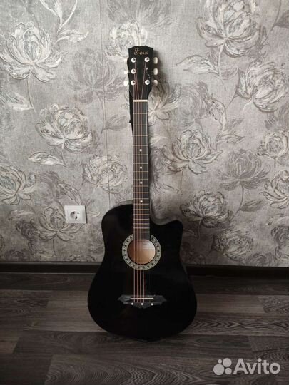 Акустическая гитара