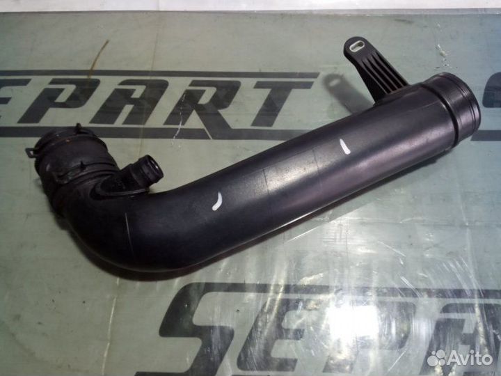 Патрубок интеркулера Volkswagen Passat B7