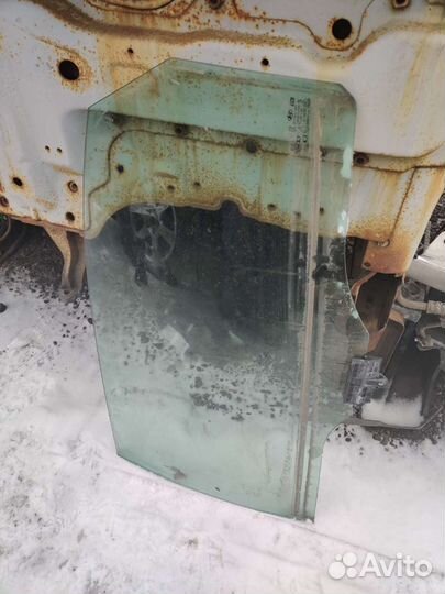 Стекло задней левой двери Hyundai Equus 834103N020