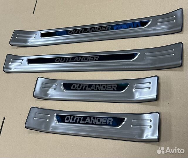 Накладки на пороги Mitsubishi Outlander 2013-2019
