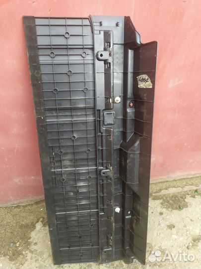 Peugeot 4007 обшивка откидного борта