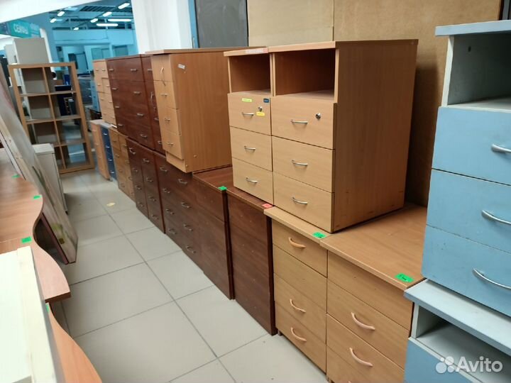 Тумбы приставные, много Б.У