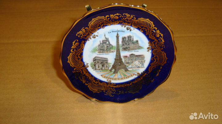 Декоративная фарфоровая тарелка 