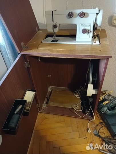Швейная машина чайка электронная 143