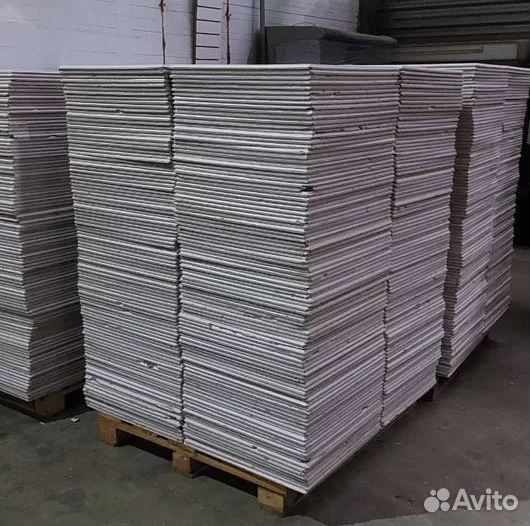 Потолок Армстронг белый