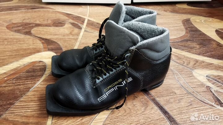 Лыжные ботинки 39 размер nn75