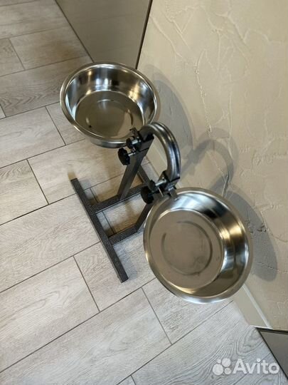 Подставка для кормления собак