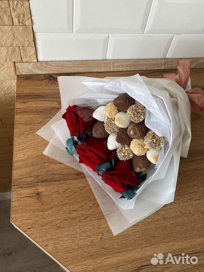 Клубничный букет