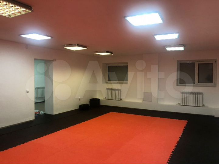 Сдается коммерческая, 134 кв.м., 1/4 эт