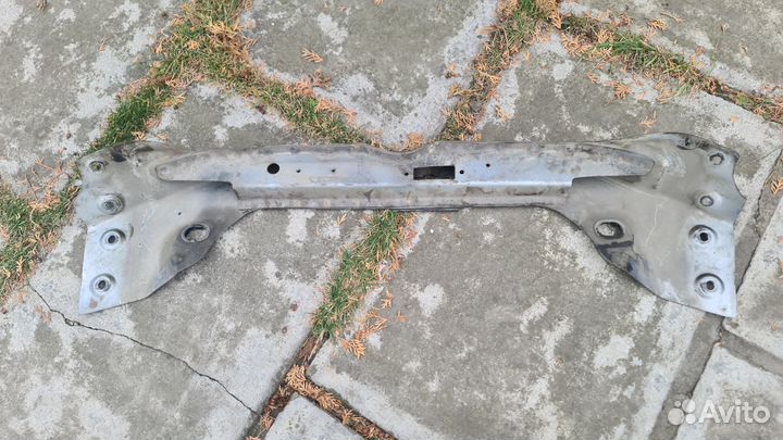 Телевизор панель верхняя радиатора ML W163