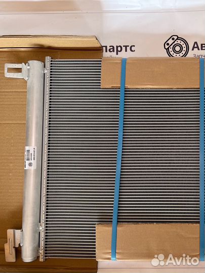 Радиатор кондиционера Touareg CR7/Q7 4M