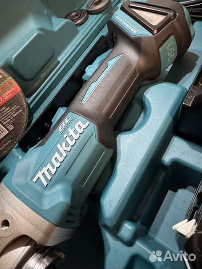 Аккумуляторная болгарка makita DGA 504 RM