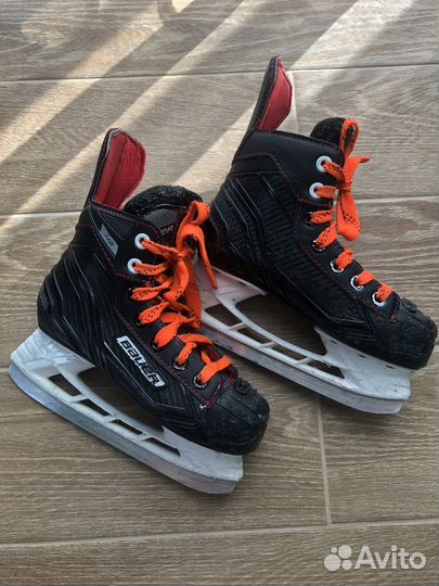 Хоккейные коньки bauer y13R