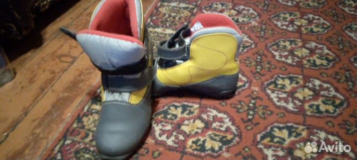 Ботинки лыжные