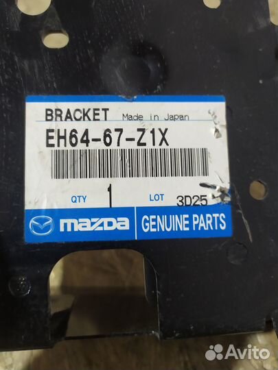 Кронштейн крепления mazda CX7 2009