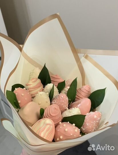 Клубника в шоколаде букеты