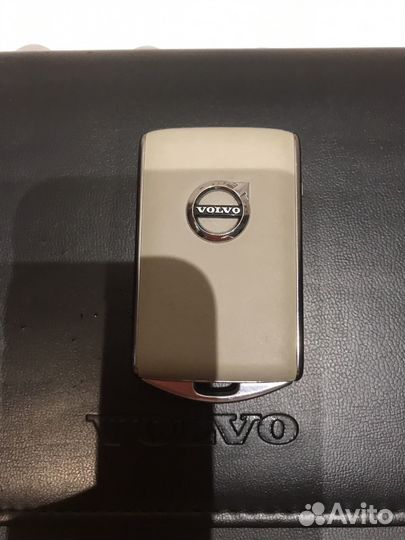Смарт ключ Volvo XC90 с 2018года беж