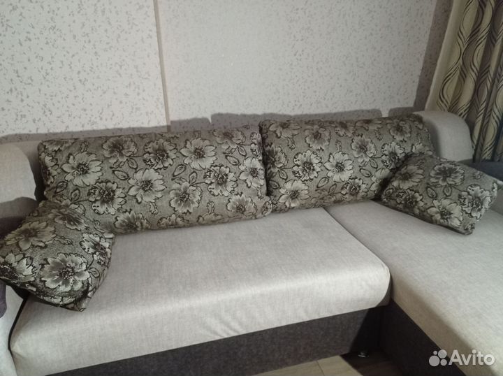 Не диванДиванные подушки 4шт.Размеры на фото