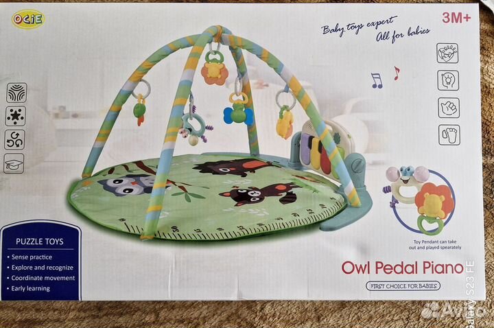 Развивающий коврик с пианино и игрушки