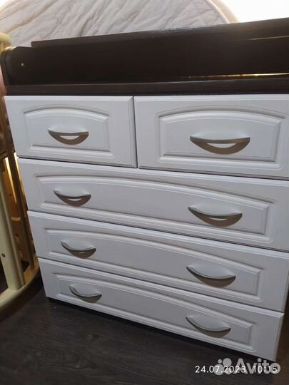 Кроватка круг/овал со всем. Комод