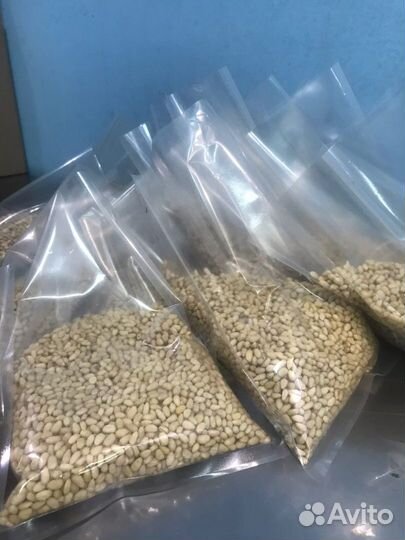 Очищенные кедровые орехи