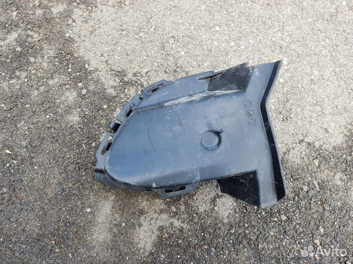 Накладка переднего бампера левая Mercedes GLC