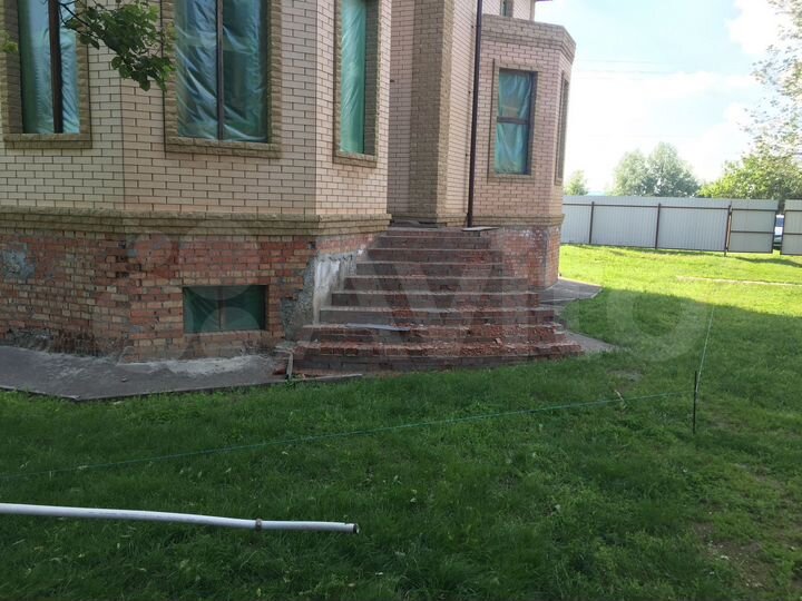 Дом 380 м² на участке 8 сот.