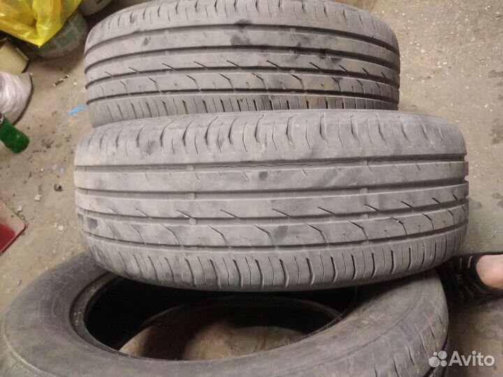 Continental ContiPremiumContact 2 215/60 R17