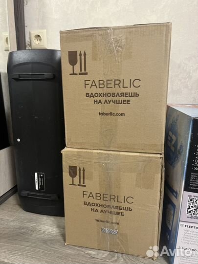 Детскте вещи, четыре коробки