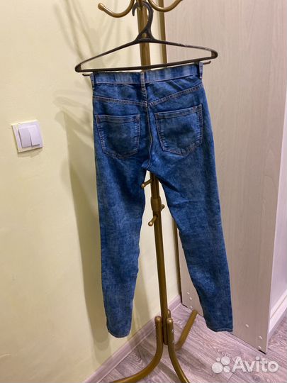 Джинсы