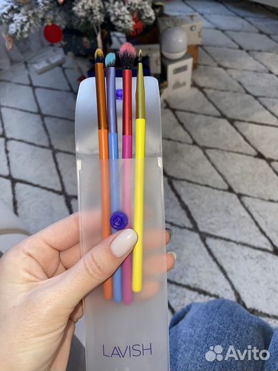 Тени для век